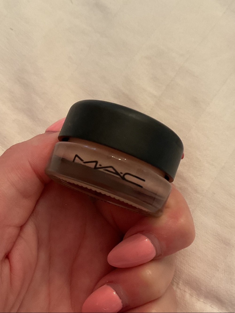 MAC Cosmetics Matte Cream Eyeshadow Pot - Nude Brown